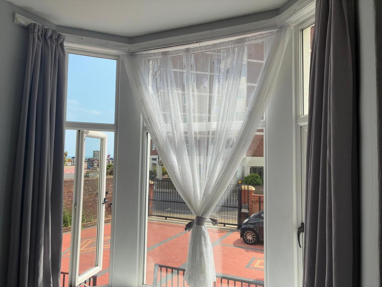 Inn By The Sea, Portsmouth - En Suite Rooms With Sea View Possible, Parking Ev 22Kw エクステリア 写真
