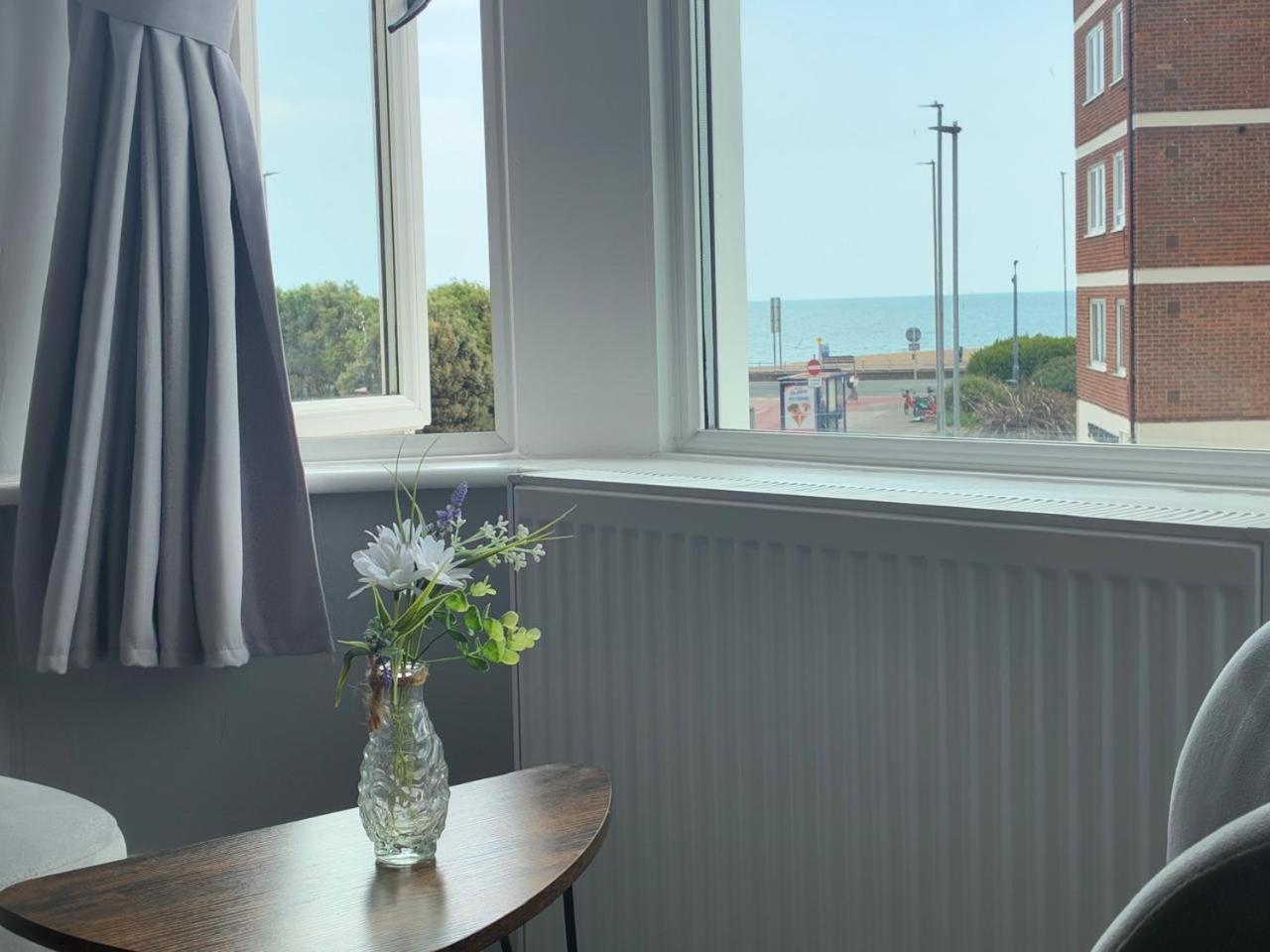 Inn By The Sea, Portsmouth - En Suite Rooms With Sea View Possible, Parking Ev 22Kw エクステリア 写真